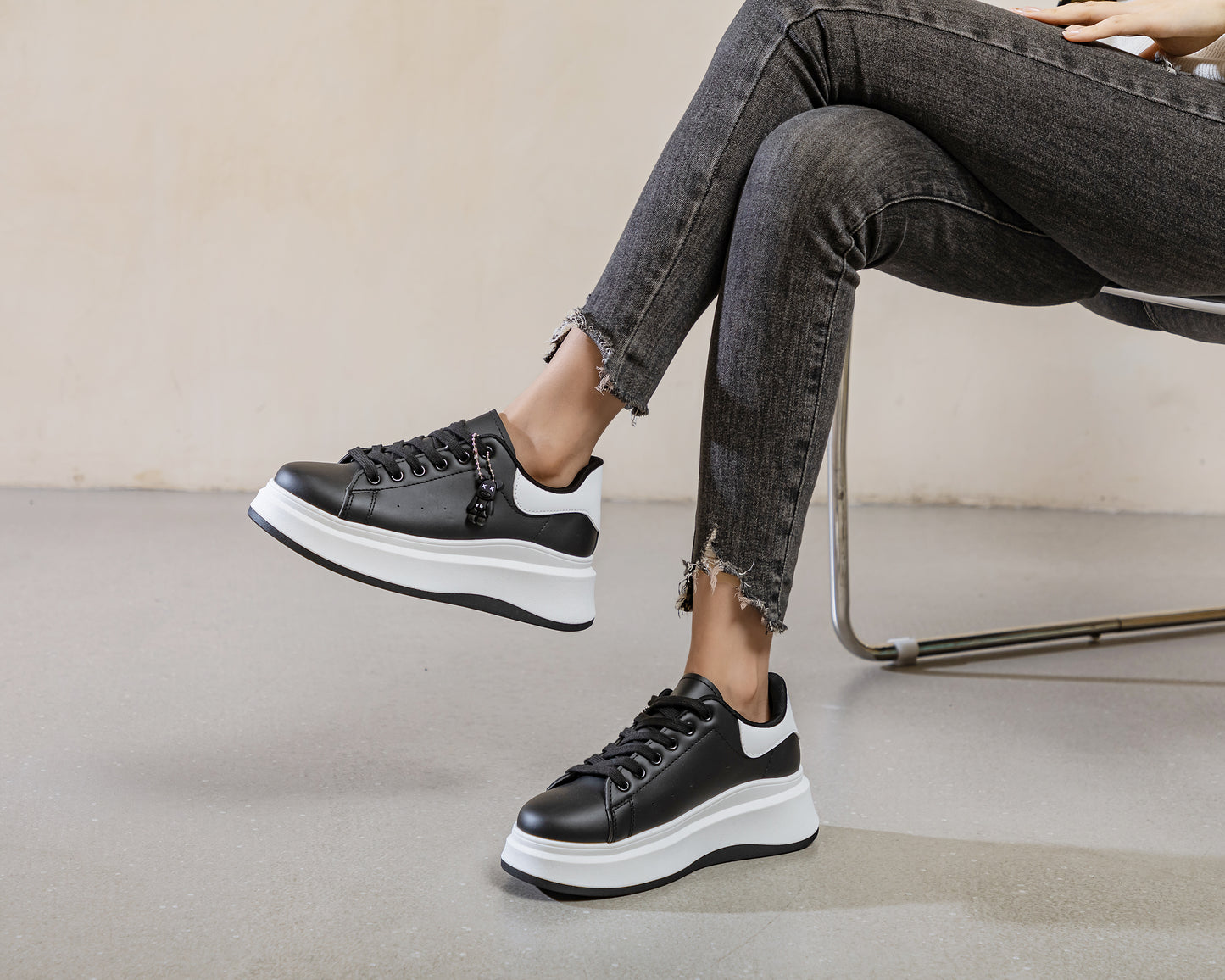 42лв Черен /Бял /Бял c Черен Дамски маратонки size(36-40)xcess-D2349